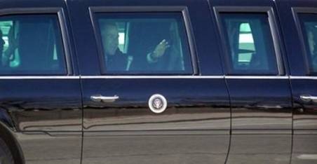 2001 Cadillac DeVille Presidential Limousine. George W. Bush Limousine, debut January, 2001 B