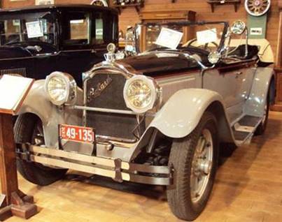 1922 Packard Model 126 Sport Phaeton  (Body by Pullman Car & Co. of Chicago) 01