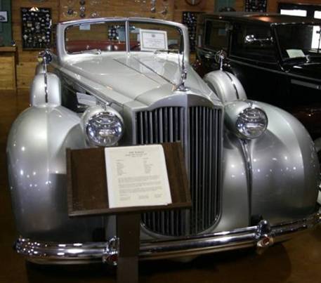 1939 Packard Model 1707 Victoria Convertible 01
